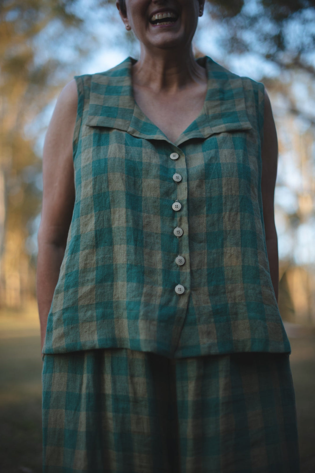 The Handmade Closet Boat Linen top in navy gingham linen 3/4 sleeve with an envelope neckline collar on mannequin
