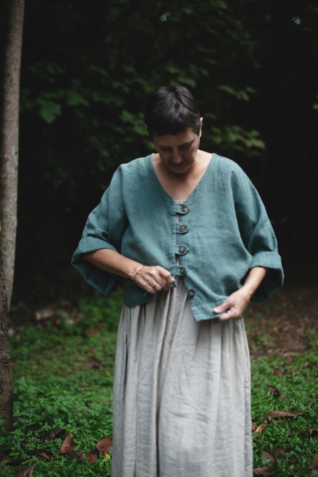 Mahoney Slouchy linen jacket by the Handmade Closet in navy linen with white linen top and natural linen skirt