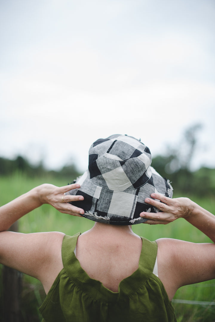 Linen Sun Hat - Black and Natural check