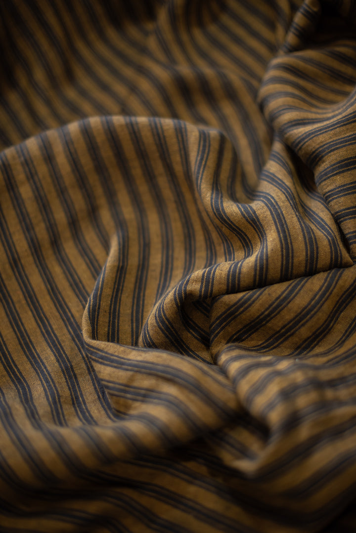 Bronze shimmer stripe