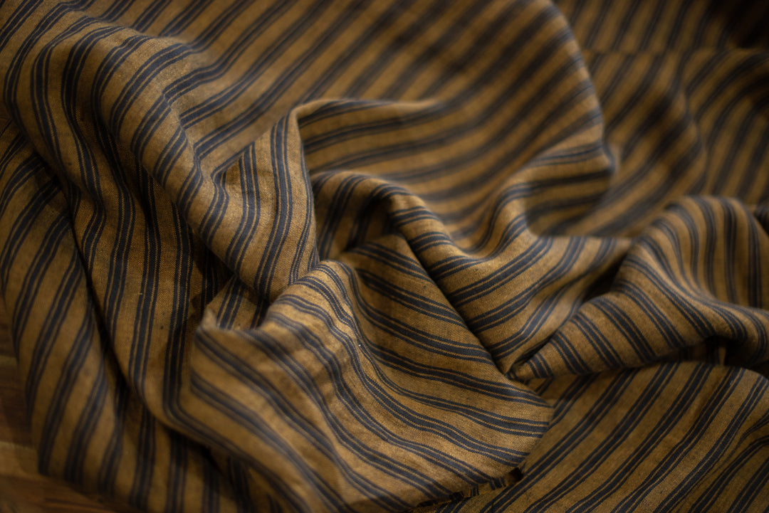 Bronze shimmer stripe